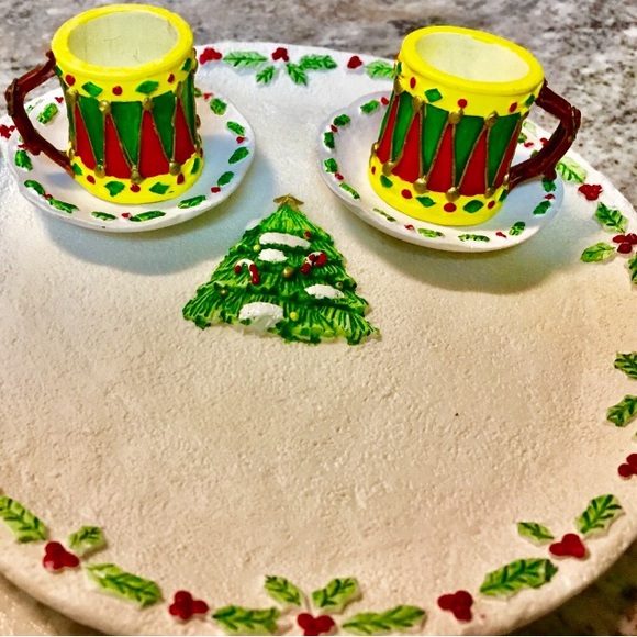 Vintage 80’s Miniature Resin Durable Toy Soldier Collector Tea set, Christmas. - Picture 3 of 9